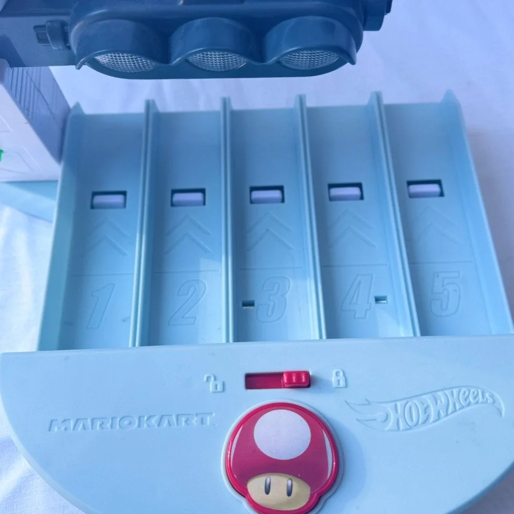 HOT‎ WHEELS SUPER MARIO KART RAINBOW ROAD REPLACEMENT PARTS STARTING LINE GATE